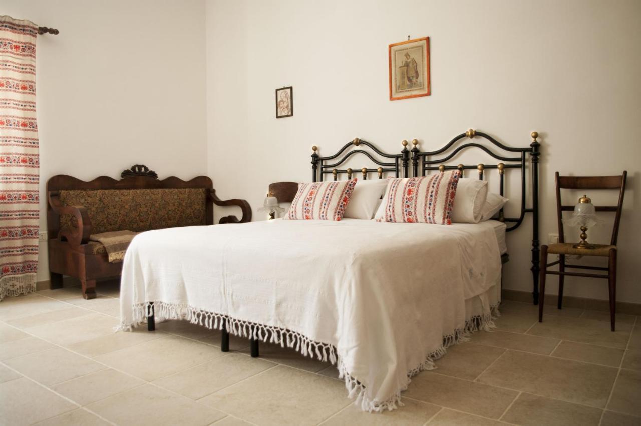 Il Trullo Bianco A Masseria Santalachicca Masseria Orimini Exterior photo