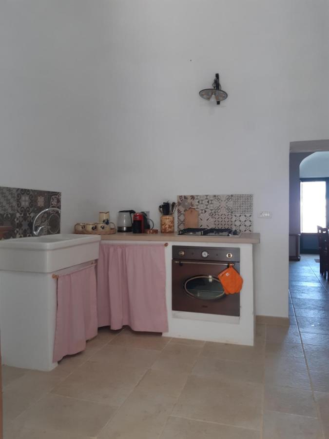 Il Trullo Bianco A Masseria Santalachicca Masseria Orimini Exterior photo